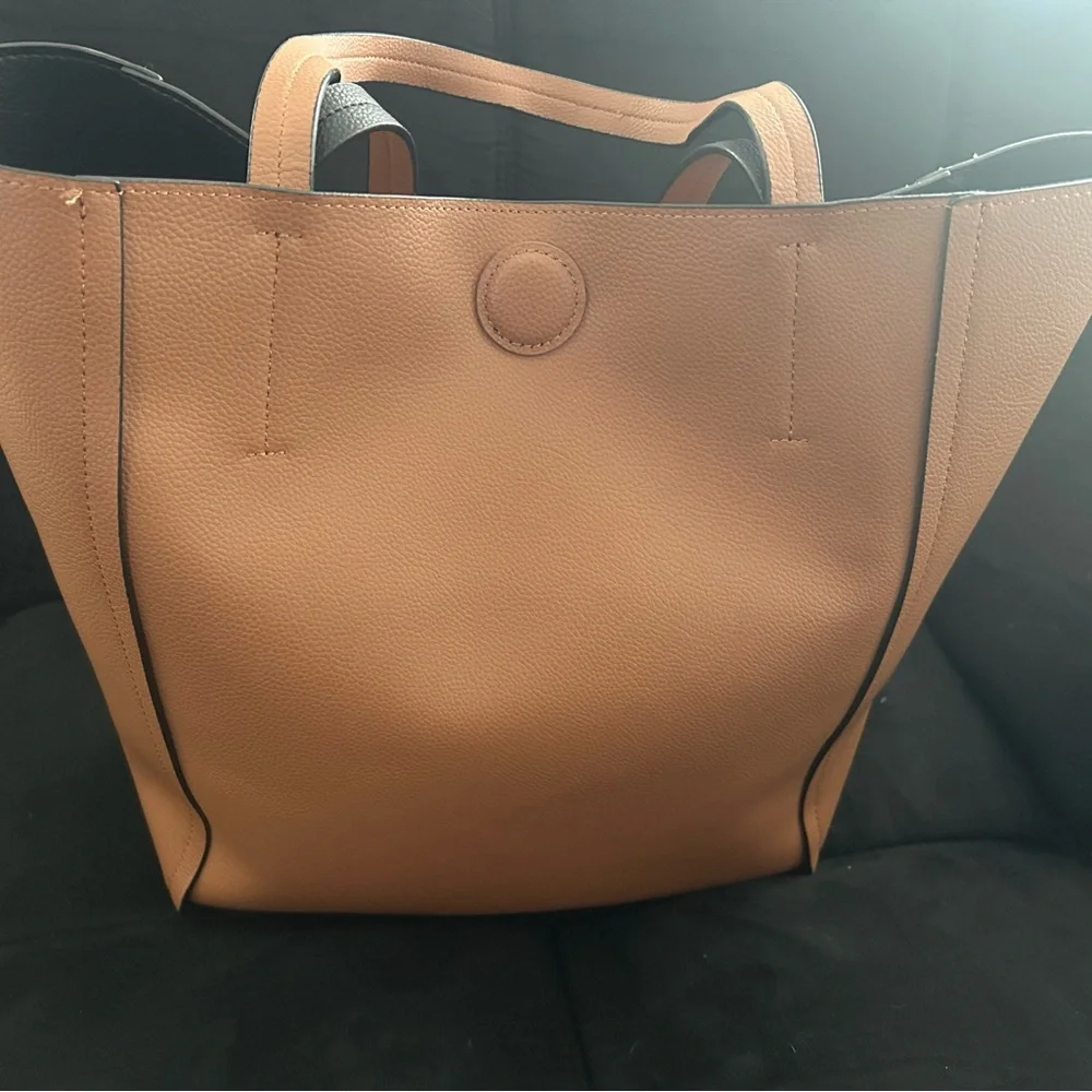 ✅ NWOT Professional Laptop Tote - Magnetic Closure - Tan & Black